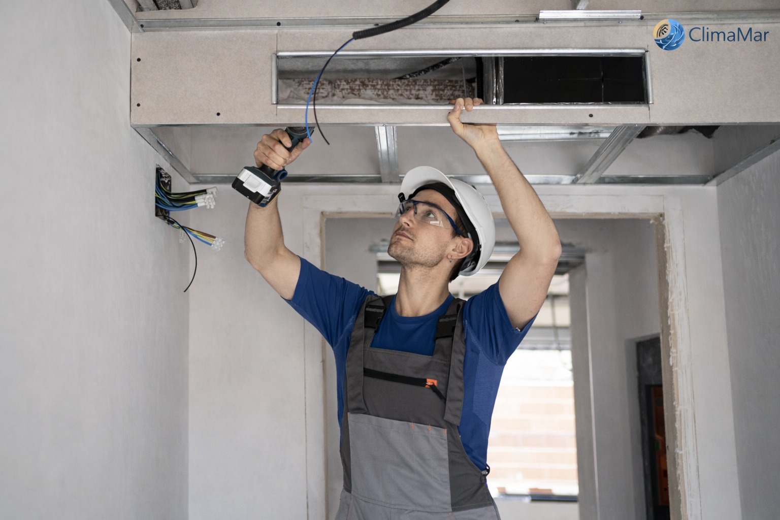 Instalación de aire acondicionado por conductos para 80 m²